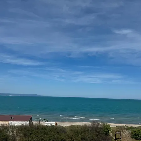 Infinity Sea View * بوموري